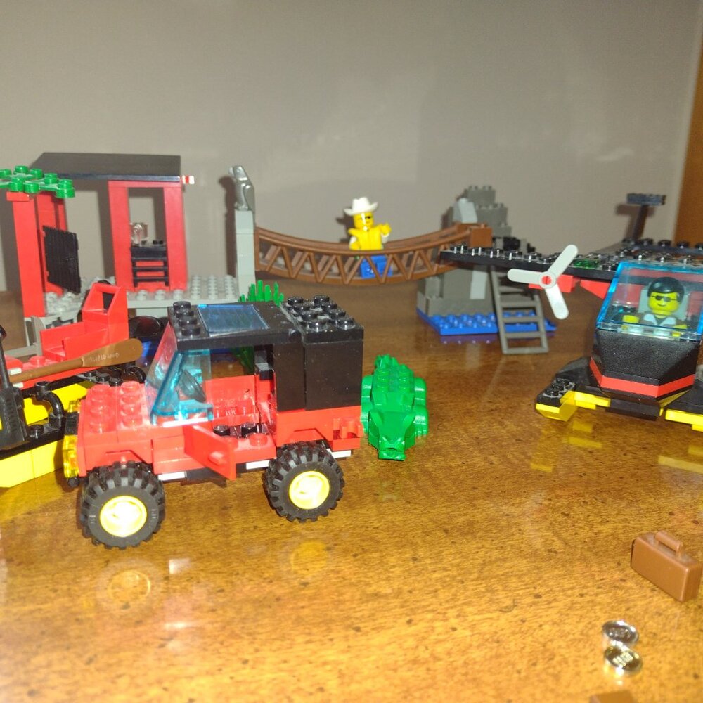 Rare Like New Lego Gator Landing with original box and instructions, retired